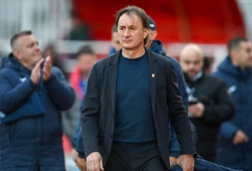 Tanjga ne krije, Voša jednim okom gleda ka Evropi